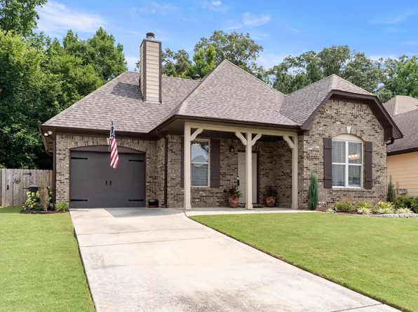 1174 Washington Dr, Moody, AL 35004
