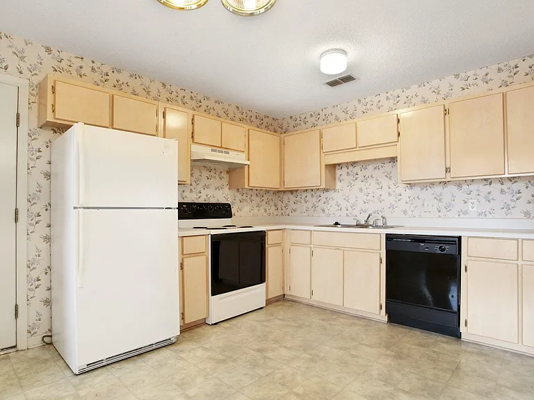 2115 Walberg Dr — Photo 21