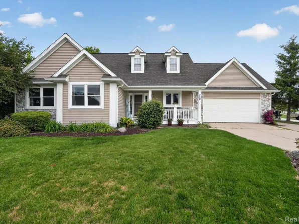 339 Wildflower Ln, Lapeer, MI 48446