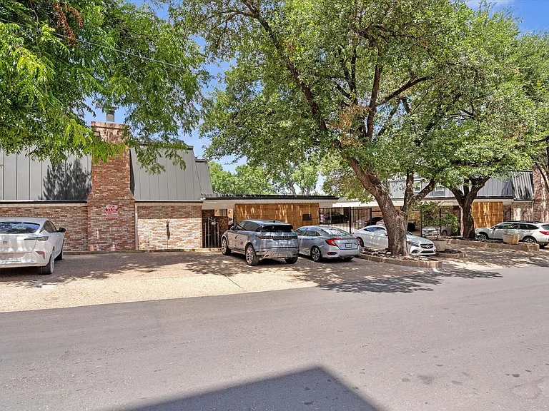2704 San Pedro St #A-10 — Photo 24