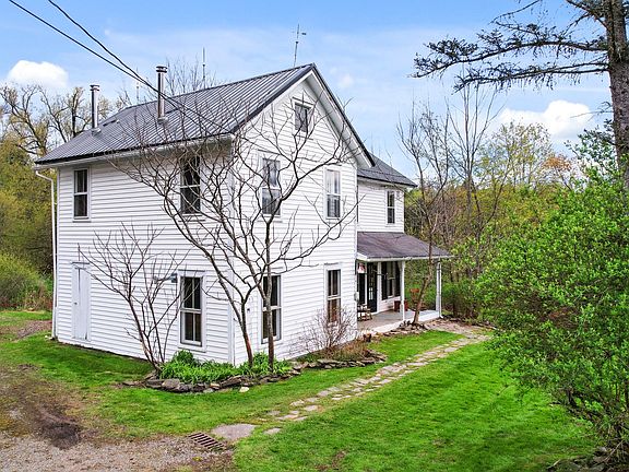 4th image of 301 Stone Hill Rd