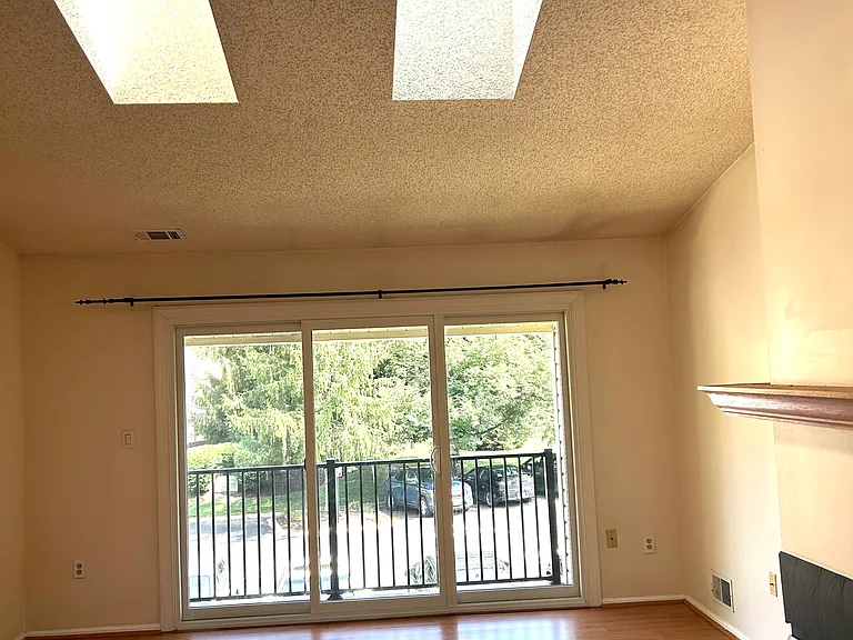 102 Woodward Ln #2 — Photo 2