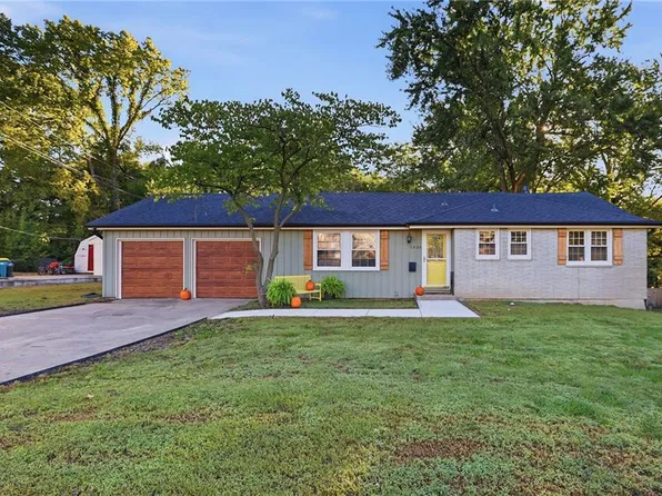 5909 Melrose Ln, Shawnee, KS 66203