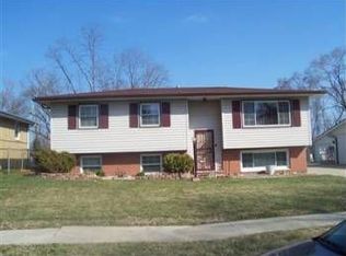 910 E 52nd Ave, Merrillville, IN 46410