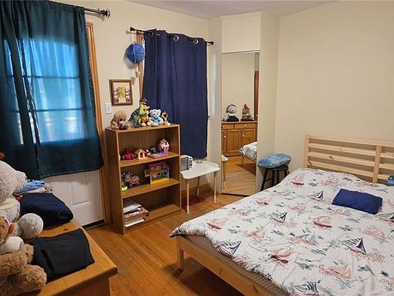 5th image of 107 Elgin Cres