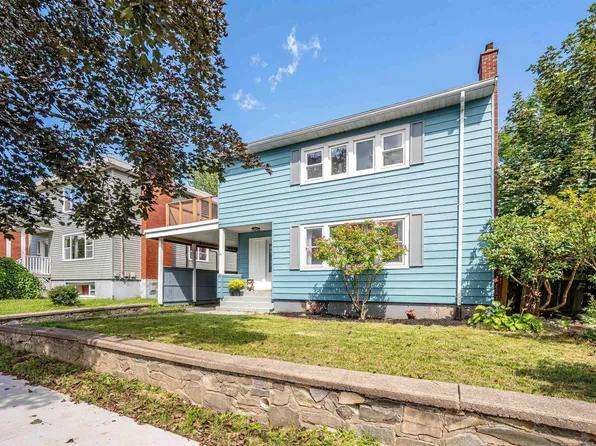 51 Hazelhurst St, Dartmouth, NS B2Y 3N1