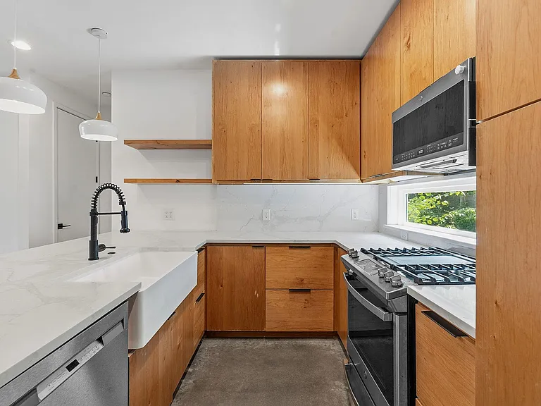 1707 Deloney St #2 — Photo 8
