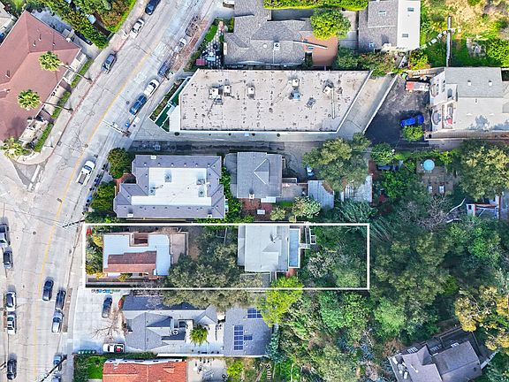 2nd image of 2634 N Beachwood Dr