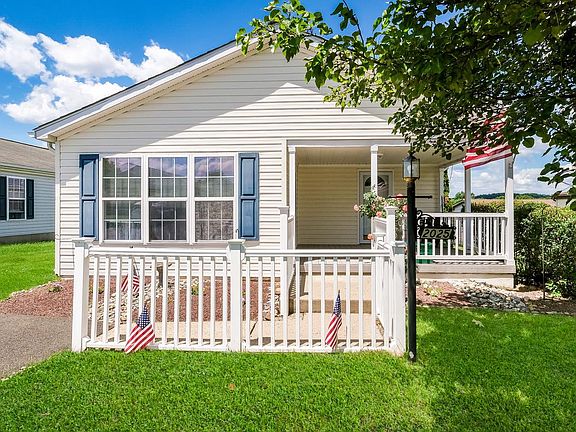 2nd image of 2025 Longwood Pl #2025