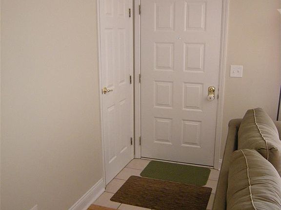 5th image of 359 Carpenter Dr