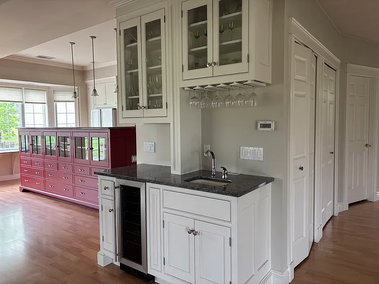 Kitchen / Wet Bar