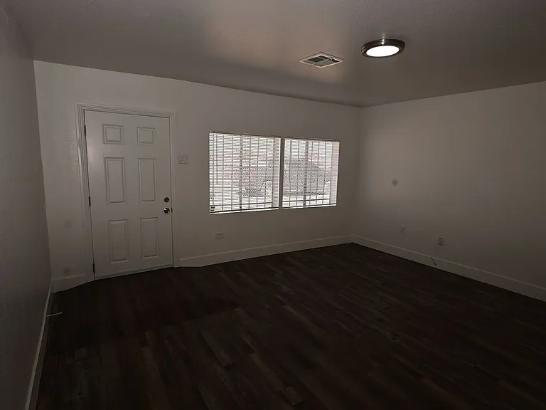 1007 C St #1 — Photo 6