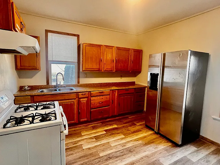 1435 Villa St — Photo 6