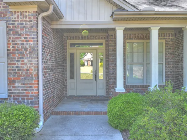 1410 Finchley Ct, Opelika, AL 36801