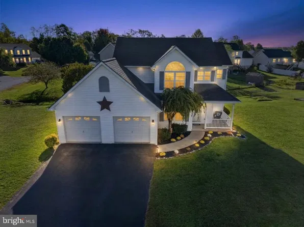 205 Dinali Dr, Martinsburg, WV 25403