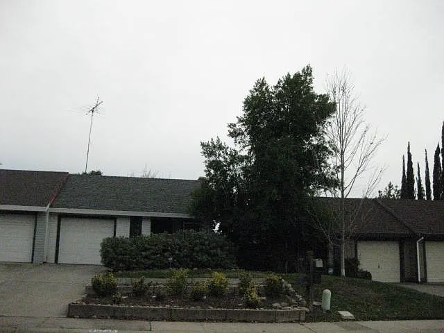10738 Paiute Way photo 1