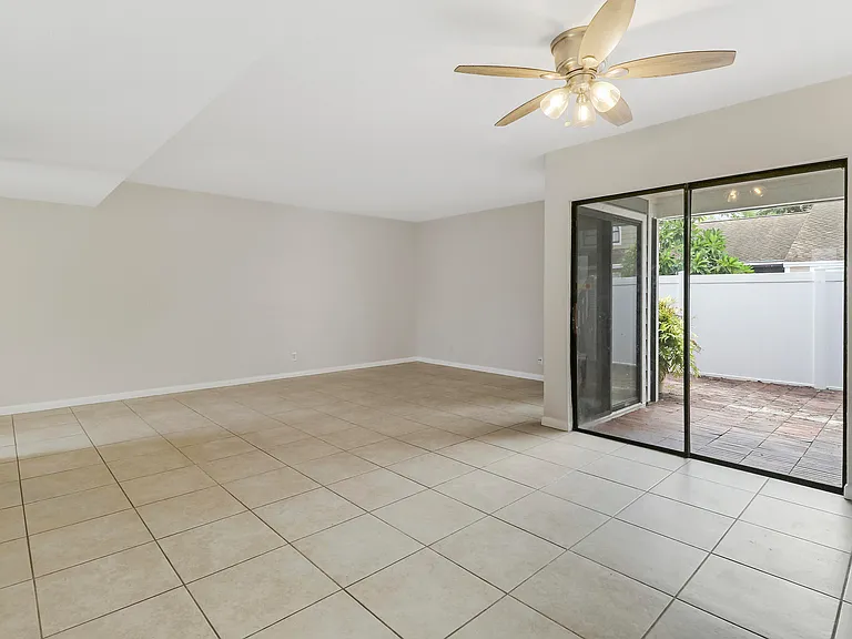 202 Lakewood Dr #11B — Photo 16