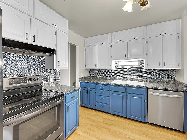 4220 Edwinstowe Ave — Photo 3