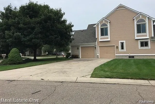 3 bed, 3.5 bath, 3456 sqft, $4,500 — Photo 2