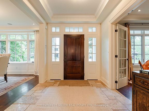 3rd image of 254 Albion Ave