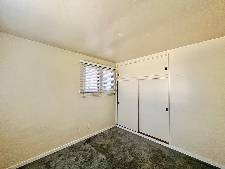 5229 35th St — Photo 9