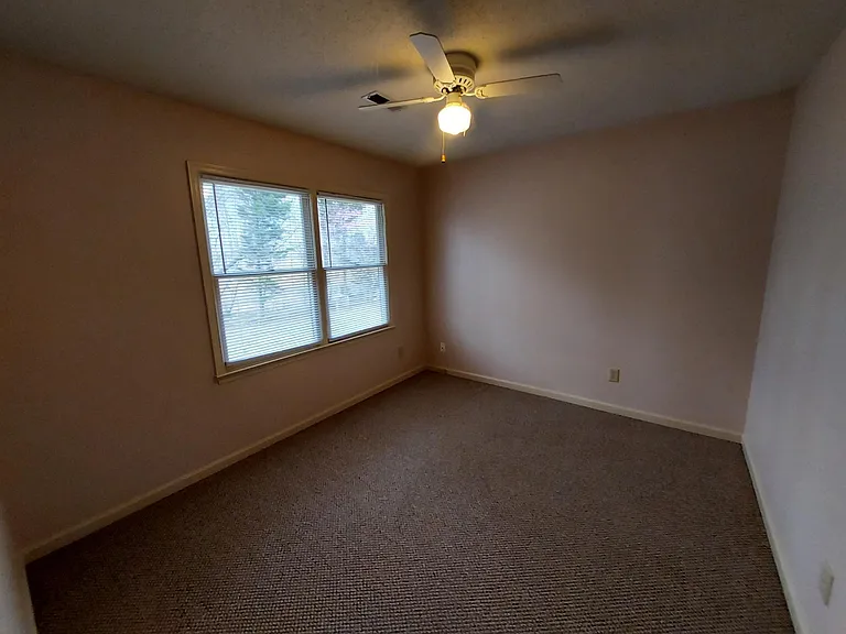 6402 Chamblee Ct — Photo 6