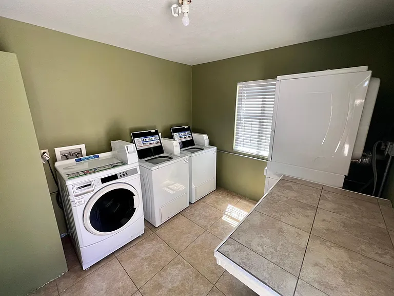 5105 E 2nd St #I — Photo 11