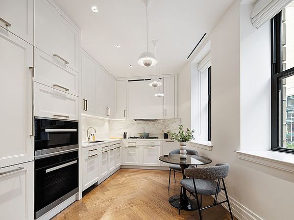 4th image of 235 W 75th St APT 212