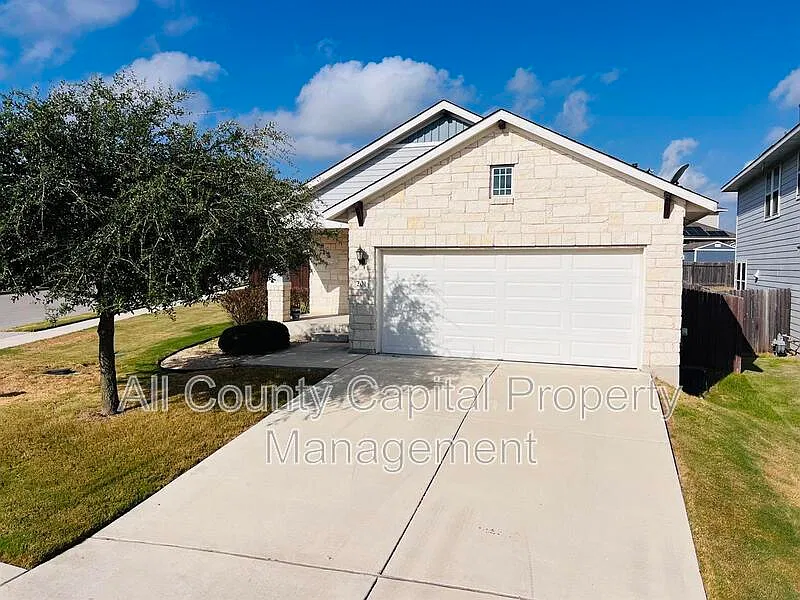 3 bed, 2.0 bath, 1450 sqft, $2,100 — Photo 1