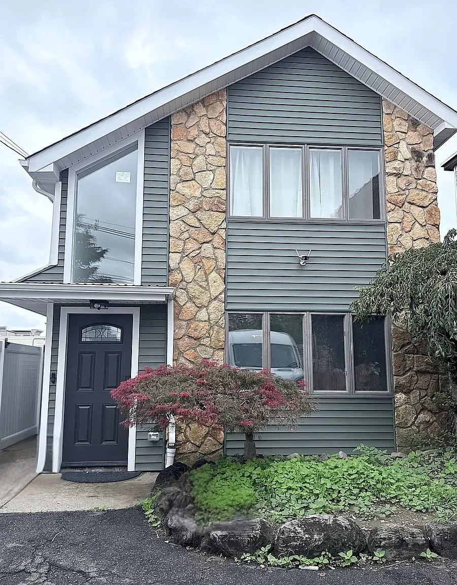 2 bed, $2,350 — Photo 1