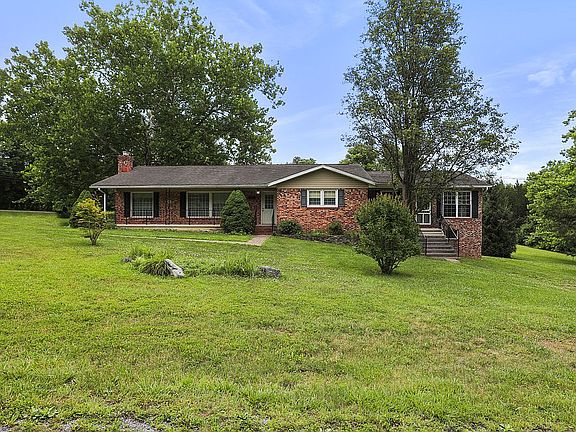 3rd image of 456 Hidden Hollow Dr
