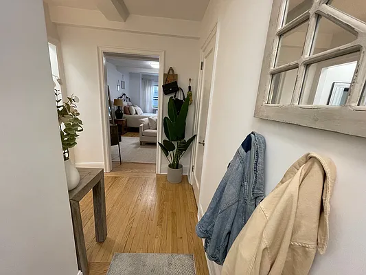 Rented by Buchbinder & Warren | media 19