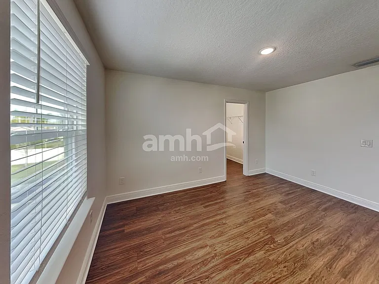 1099 Sky Lakes Dr — Photo 32
