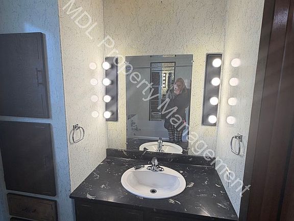4th image of 1523 Marquette St