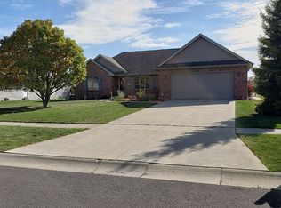 2381 Eastpointe Dr, Northwood, OH 43619