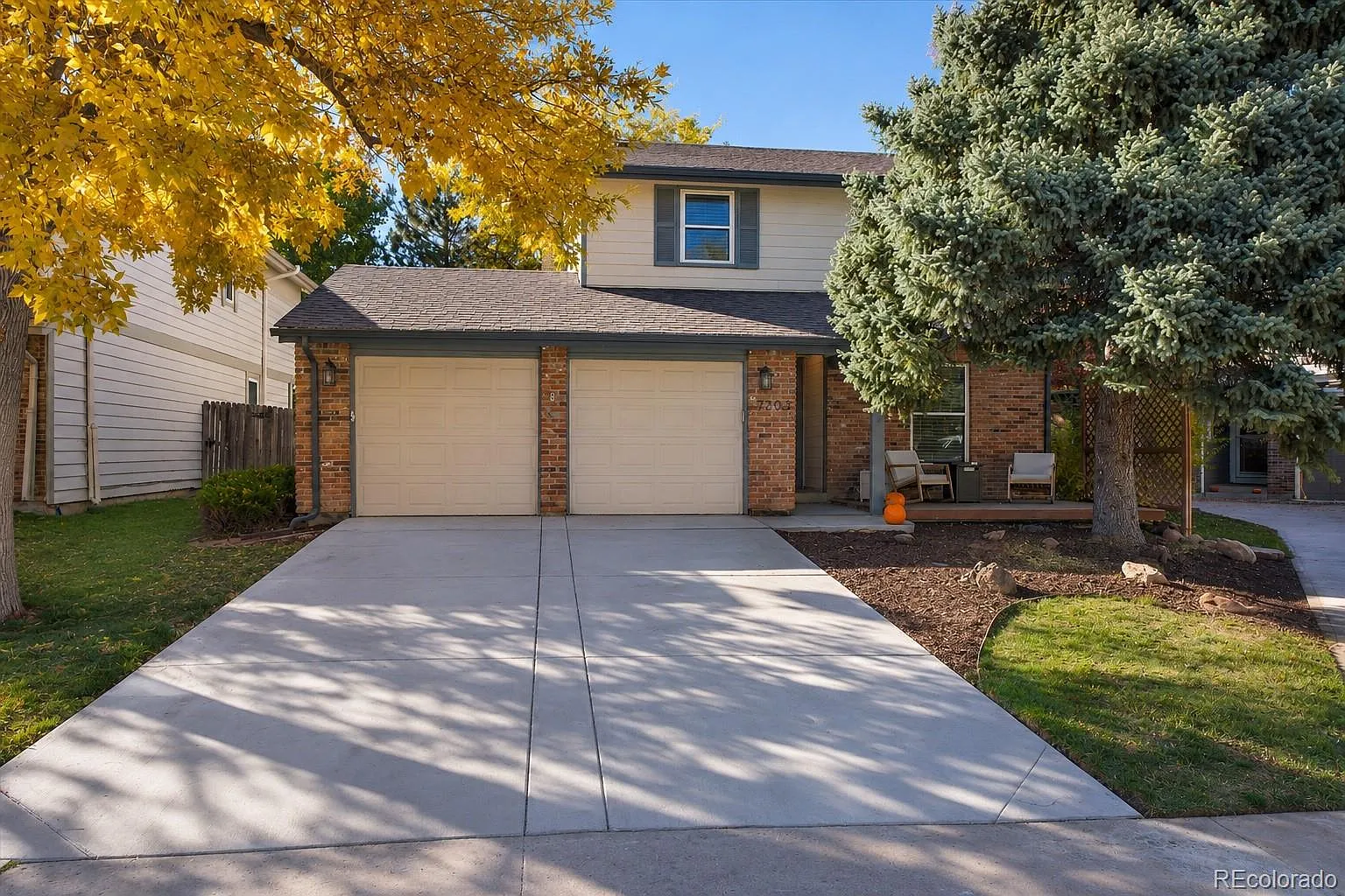 4 bed, 3.5 bath, 2617 sqft, $5,900 — Photo 2