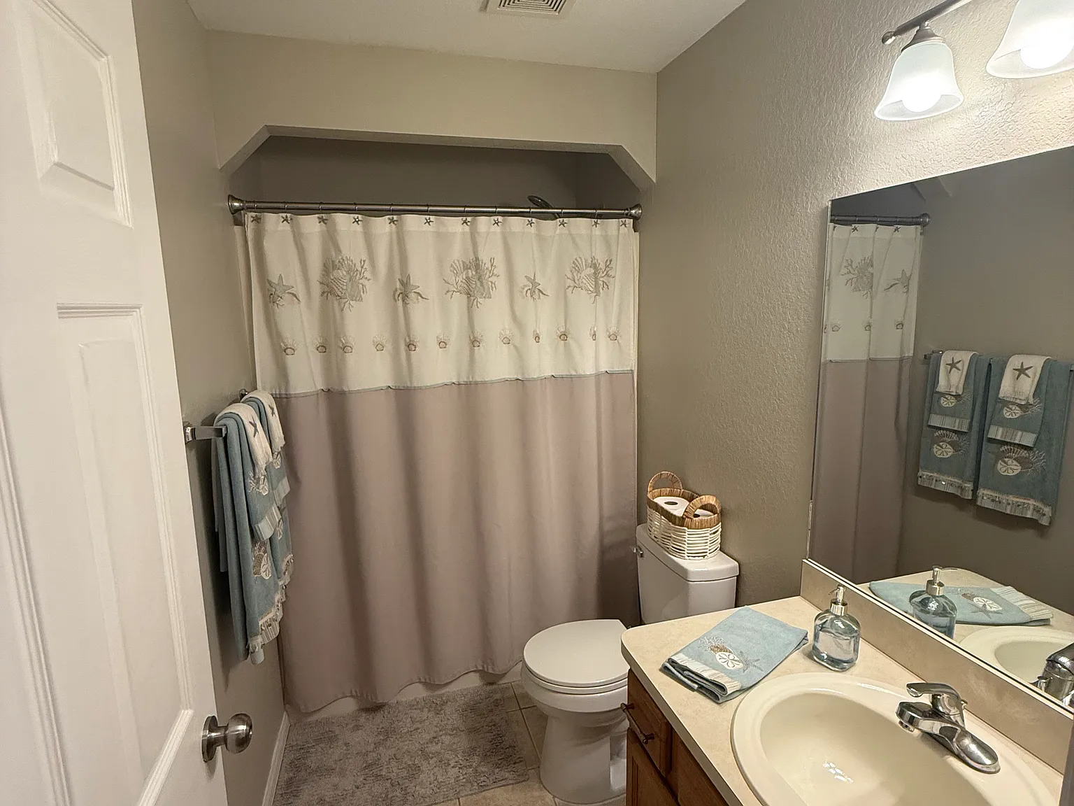 3 bed, 1700 sqft, $1,800 — Photo 2