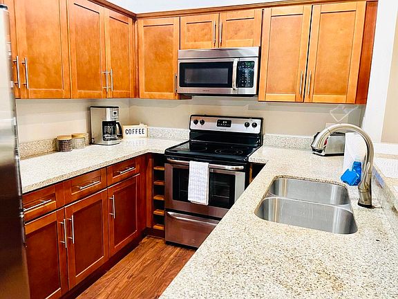 4th image of 1317 Periwinkle Pl