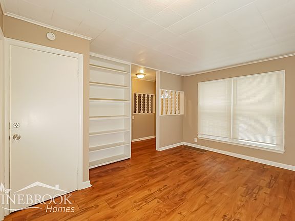 4th image of 6805 Hawthorne Ave