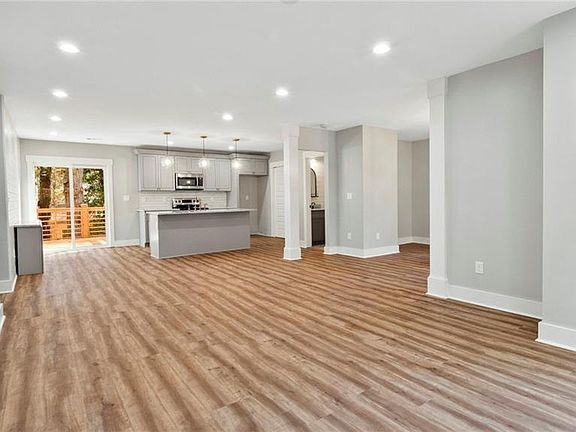 5th image of 1384 Epworth St SW