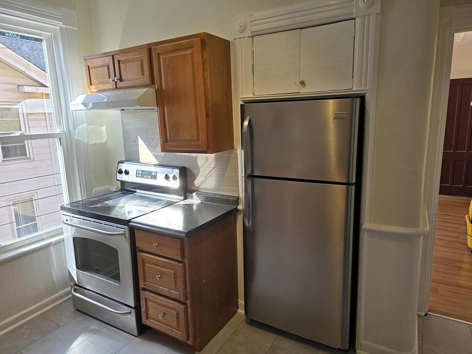 1st image of 69 Saratoga Ave Floor 2