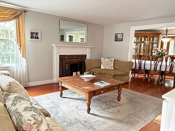 4th image of 62 W Union St
