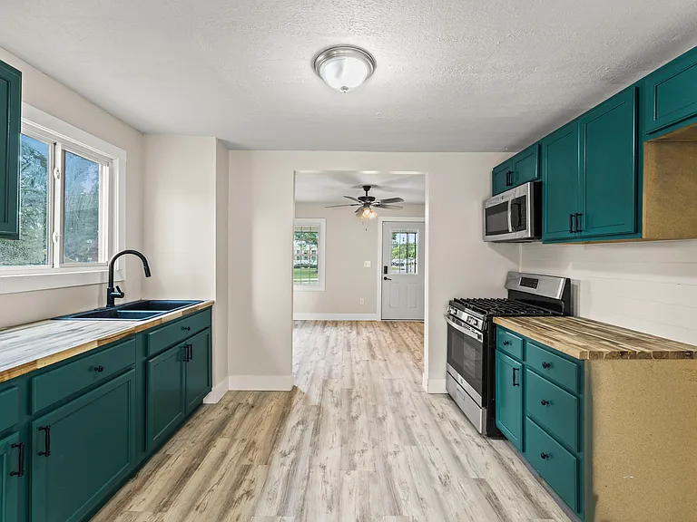 1021 S Maple Ave — Photo 30