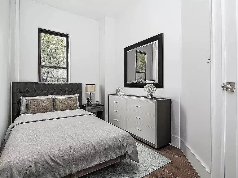 207 Madison St #13 — Photo 3