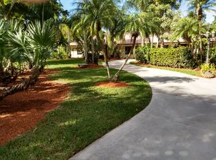 9020 Winding Woods Dr, Lake Worth, FL 33467