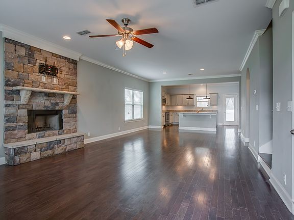 5th image of 5821 Enclave Dr