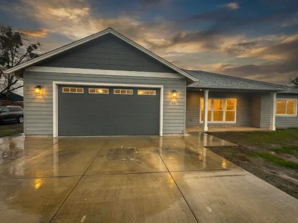 594 W Gregory Rd, Central Pt, OR 97502
