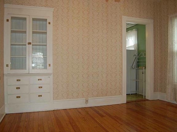 4th image of 701 Hiawassee Ave