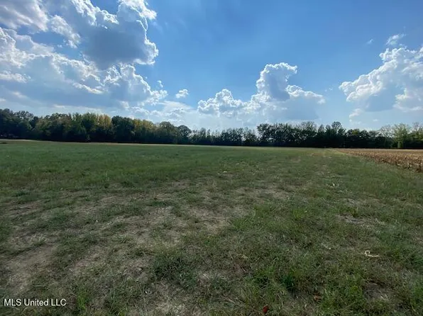 10 Smith Rd, Hernando, MS 38632