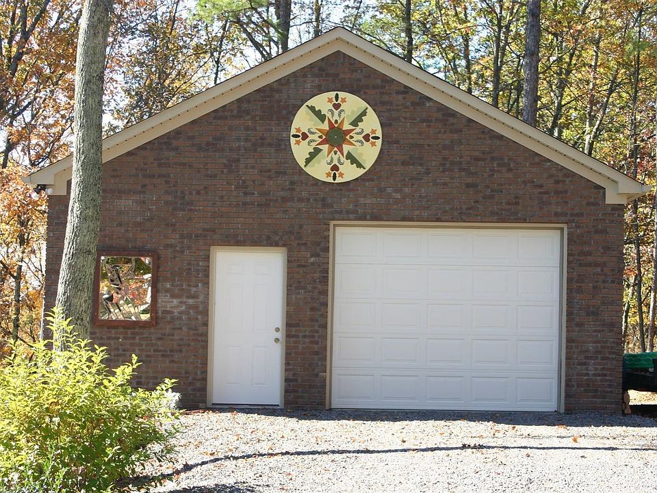 Detached Garage